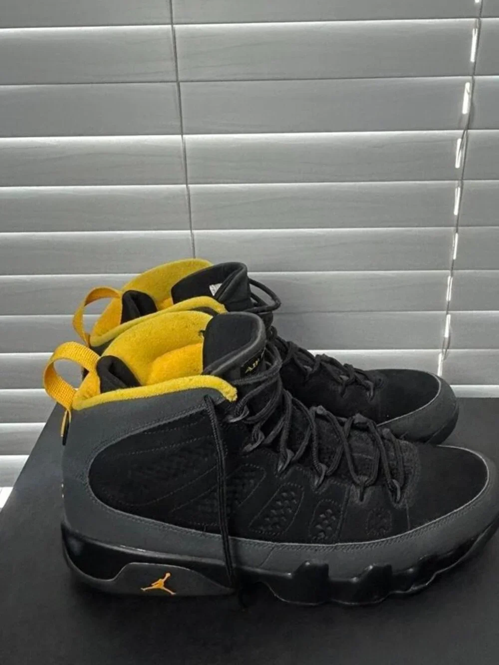 Air Jordan 9 Retro University Gold Black Size 11 CT8019-070